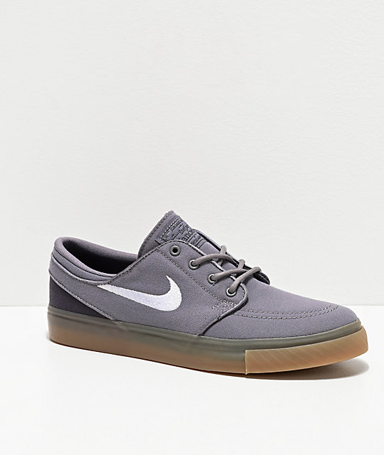 stefan janoski skateboarding