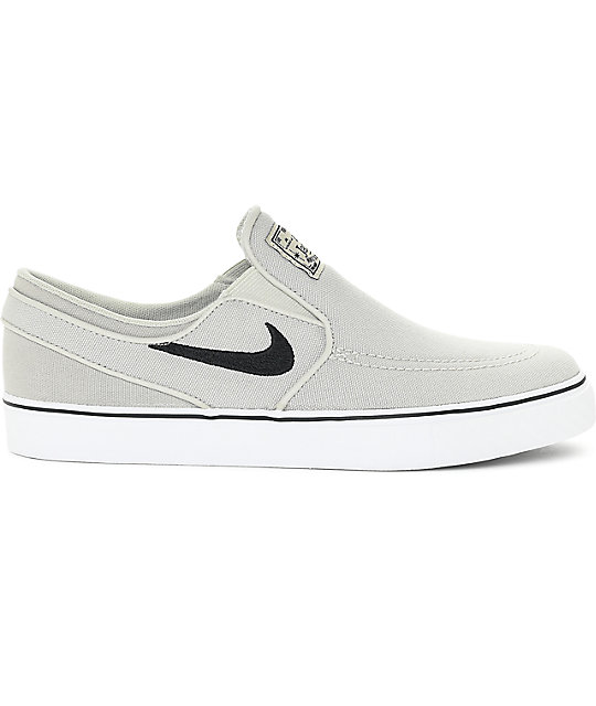 nike slip on tennis shoes