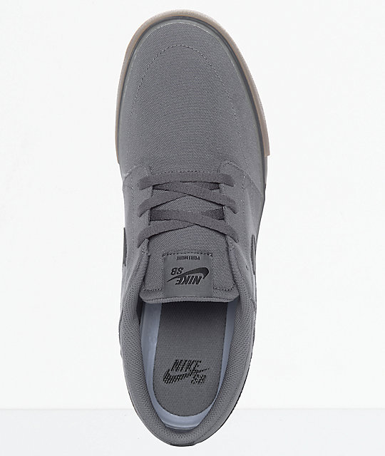 black gray nike shoes