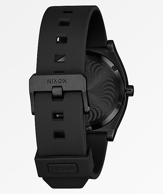 q18 smart watch price