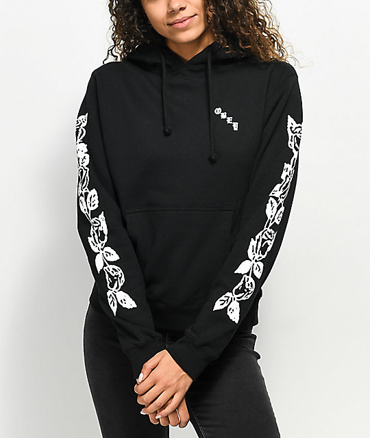 sudadera negra con capucha