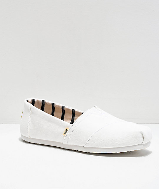 toms white canvas sneakers