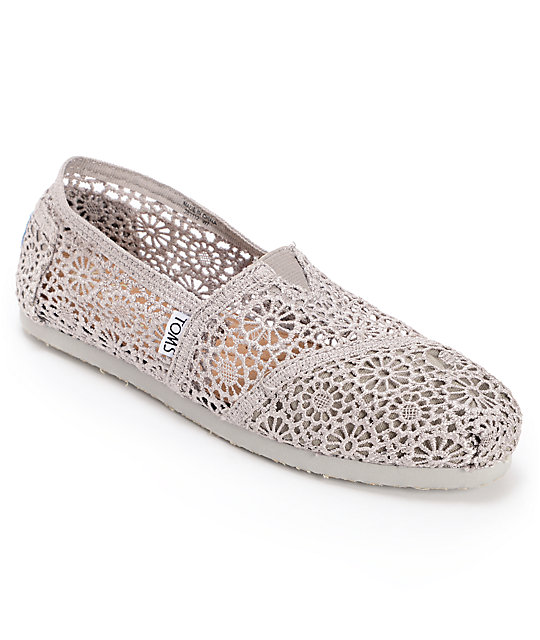 toms crochet