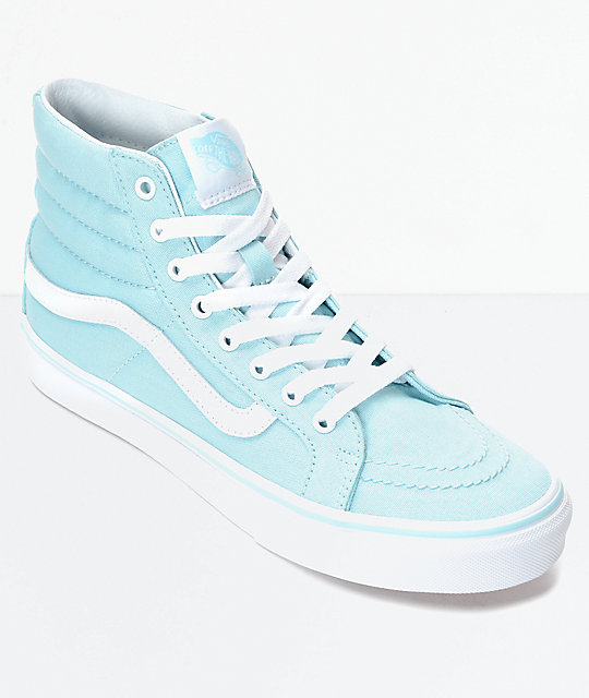 Vans Sk8-Hi Slim zapatos en azul pastel y blanco para mujeres | Zumiez
