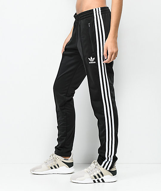 what goes with black adidas pants