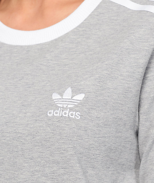 camiseta gris adidas