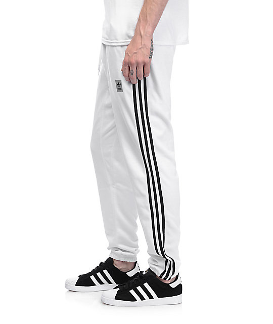 white sweatpants adidas