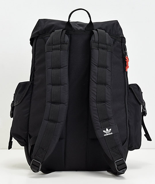 mochila adidas negra