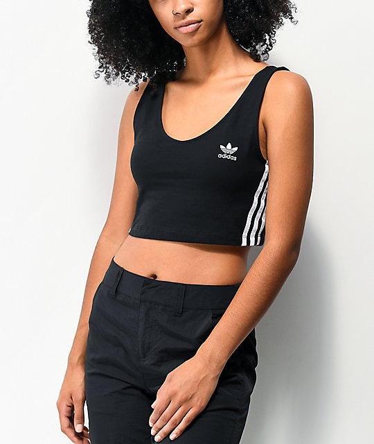 camiseta adidas negra con rayas blancas