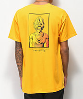 Primitive x Dragon Ball Z Goku Saiyan Style camiseta dorada