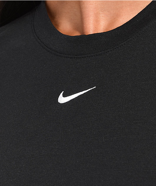 Embotellamiento Indulgente seco Nike Sportswear Essentials camiseta corta negra