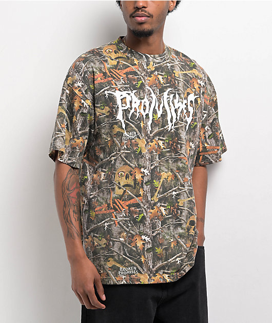 Palace 迷彩　Tシャツ　カモ　punkandyo bye jermey Broken Promises Haunted Woods Camo T-Shirt | Zumiez