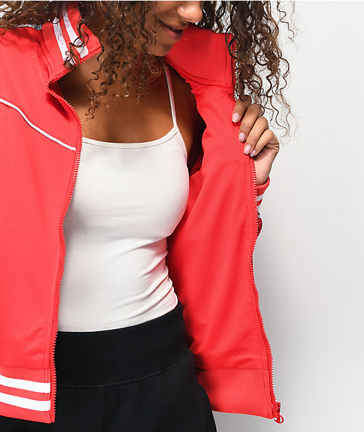chaqueta roja corta
