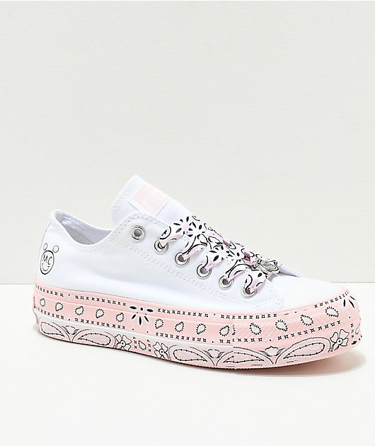 Converse x Miley Cyrus Lift zapatos blancos y rosas con estampado de  cachemir | Zumiez