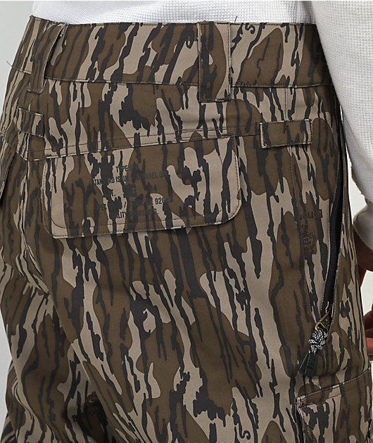 DC x Mossy Oak Code 15K Snowboard Pants | Zumiez