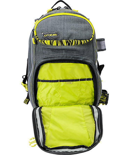 oztrail monitor 3l hydration pack