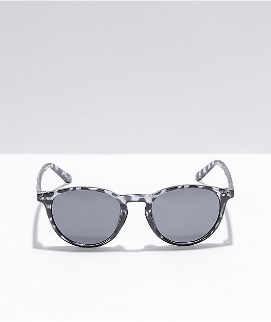 Empyré Modérn Tort Round Sunglassés