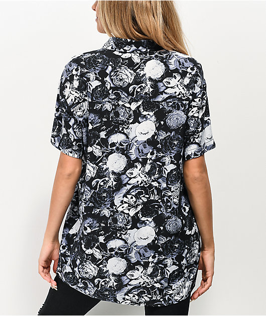 skull print button up shirt