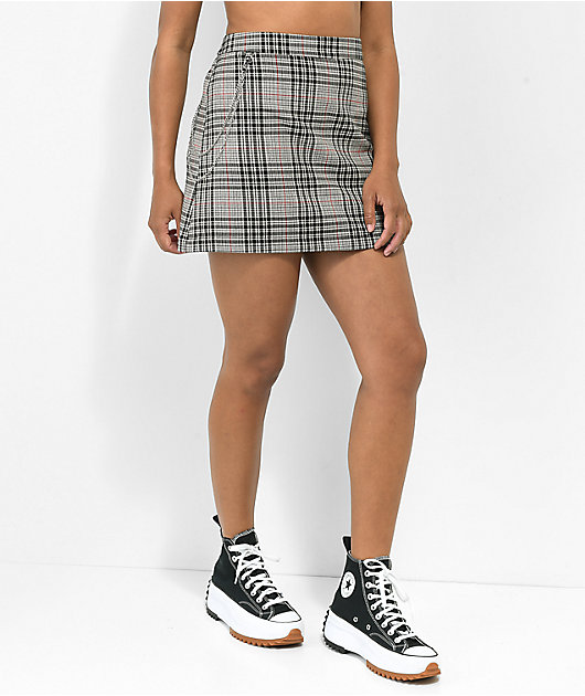 White chain outlet skort