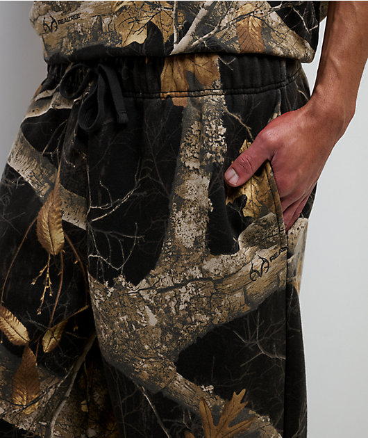 Empyre x Realtree Edge Black Camo Baggy Sweatpants | Zumiez