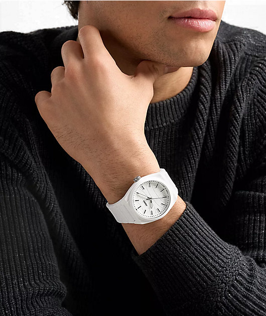Fossil Everett Silicone White Analog Watch
