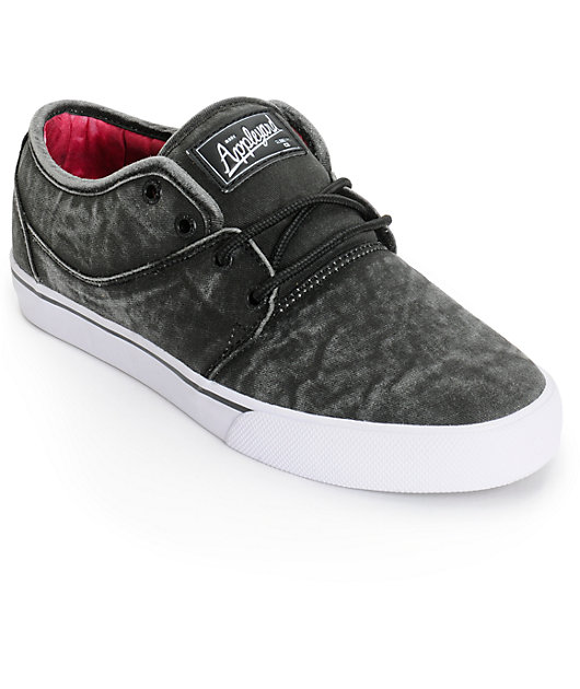 zumiez globe shoes