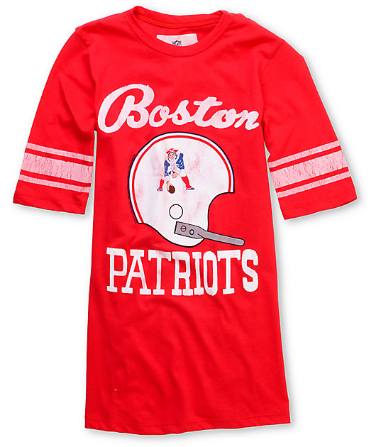 red patriots shirt
