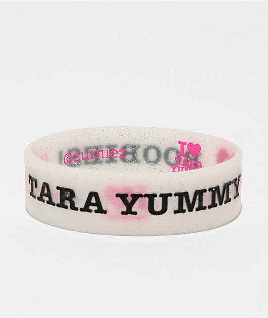 Keep A Breast Foundation x Tara Yummy I Heart Boobies White Glitter  Bracelet | Zumiez
