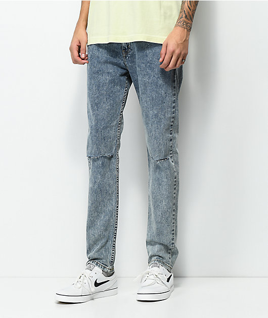 light grey levi jeans