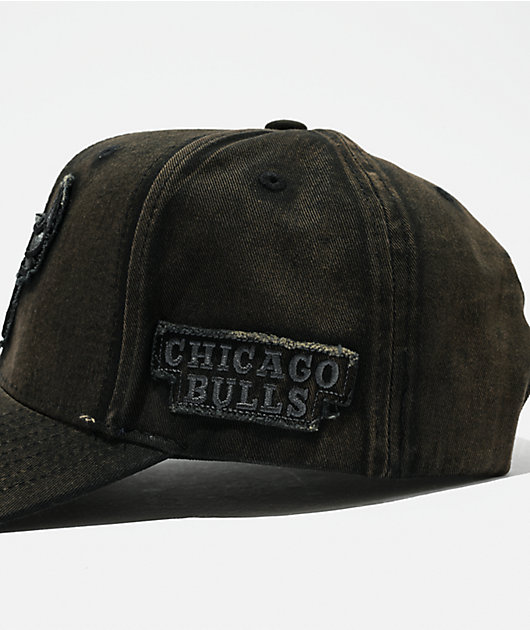 Mitchell & Ness Chicago Bulls Downtown Pro Black Wash Snapback Hat