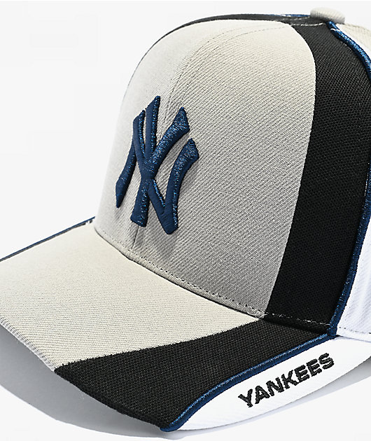 Mitchell & Ness New York Yankees Downforce Grey Snapback Hat