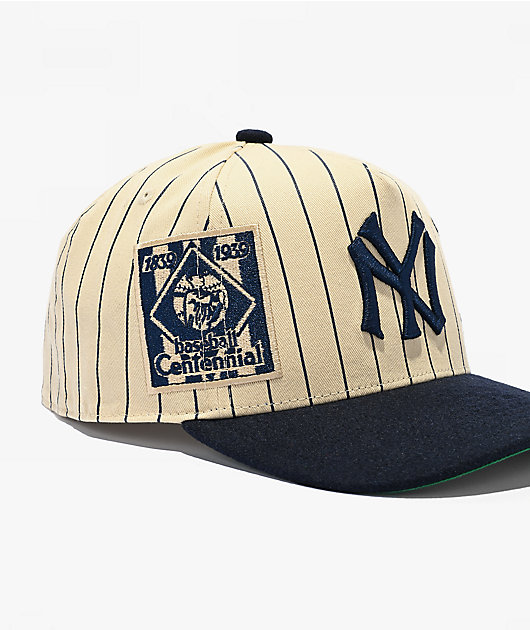 Mitchell & Ness New York Yankees Metro Roots Striped Natural Pro Pinch Snapback Hat
