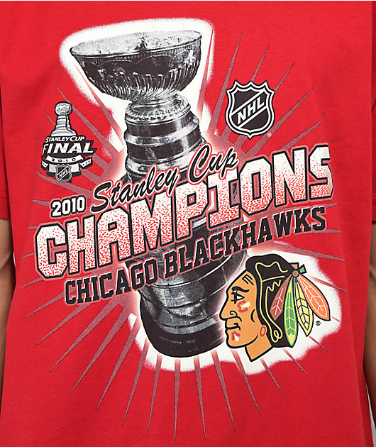 https://scene7.zumiez.com/is/image/zumiez/product_main_medium/Mitchell-%26-Ness-x-NHL-Chicago-Blackhawks-Stanley-Cup-Red-T-Shirt-_374675-alt1-US.jpg