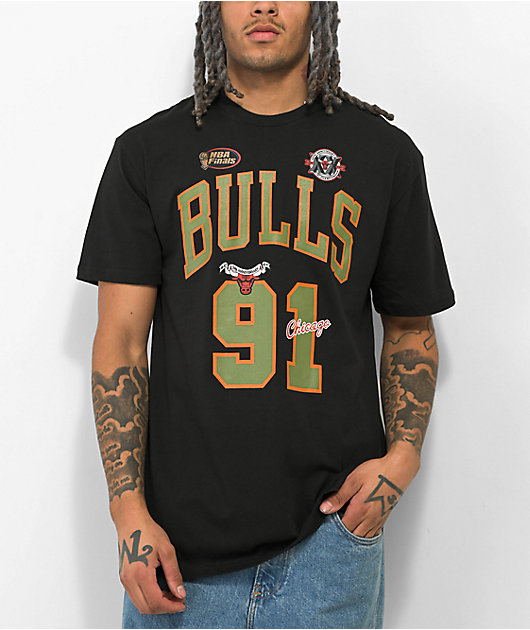 Mitchell & Ness Bulls Dennis Rodman Black T-Shirt | Zumiez