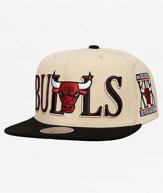 Mitchell & Ness Chicago Bulls Across The Board Cream & Black