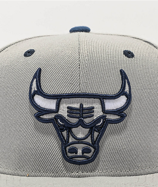 Grey 2025 bulls hat