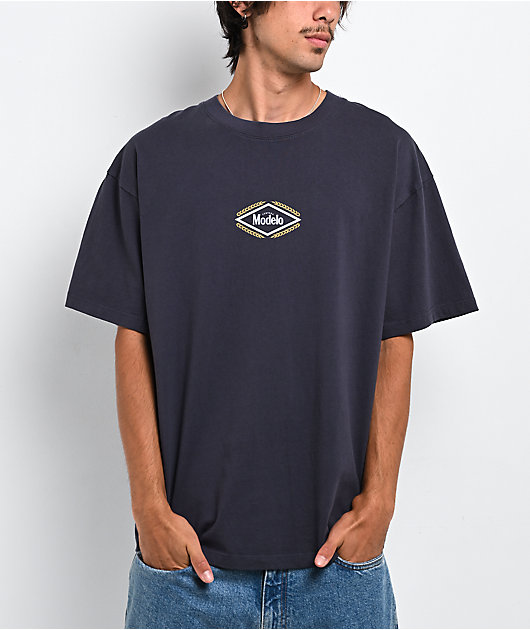 Modelo Hops Navy T-Shirt