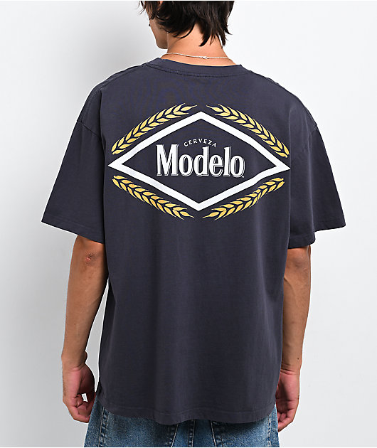 Modelo Hops Navy T-Shirt