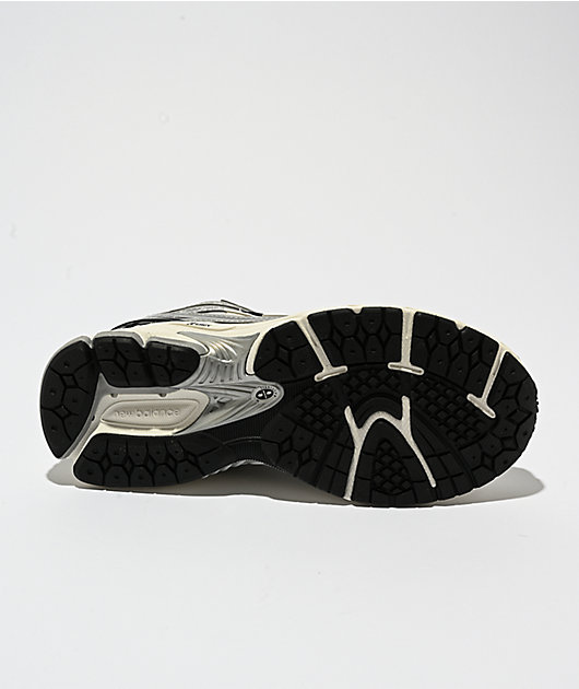 New Balance Lifestyle Kids 1906 Metallic Silver & Black Shoes | Zumiez