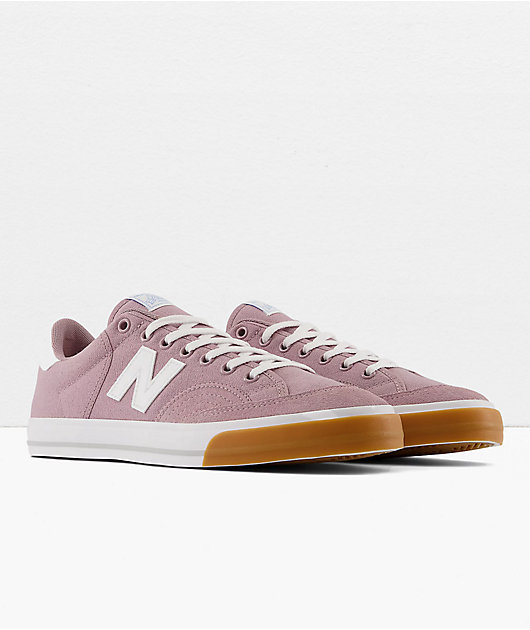 New balance 420 trainers in off outlet white with rose gold trim