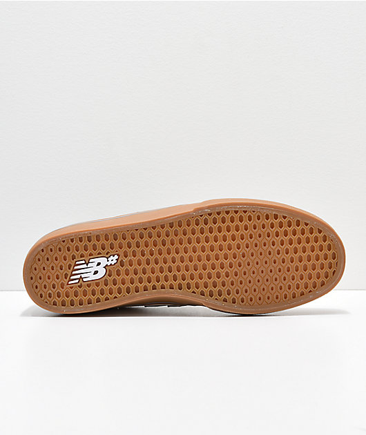 new balance beige y naranja