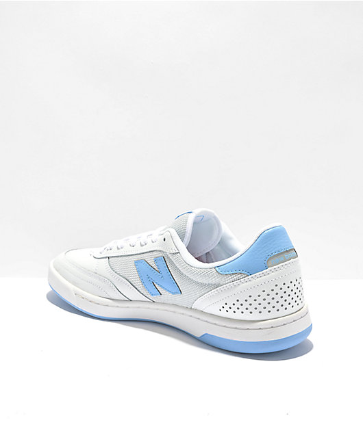 New balance shop blue and white