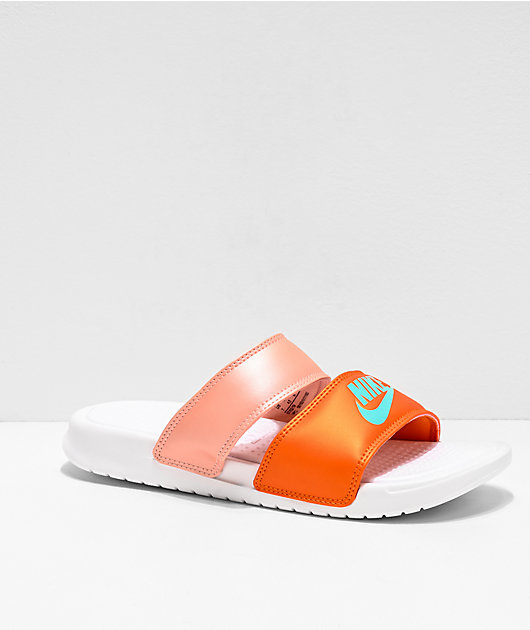 Nike Benassi Duo Ultra sandalias rosas y anaranjadas | Zumiez