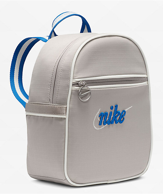【☆超レア☆】☆NIKE☆NSW Futura Mini Backpack(6L)☆Gray Nike NSW Futura Mini Backpack 6L Light Iron Ore White FZ2474