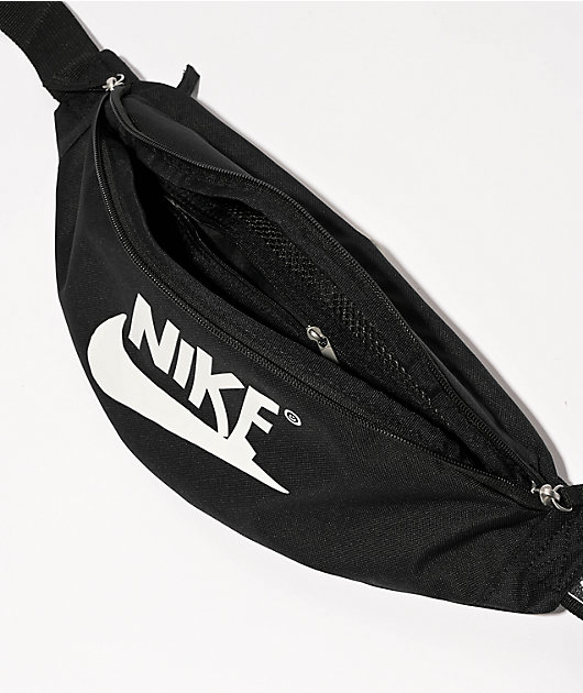 Nike Heritage bumbag in black