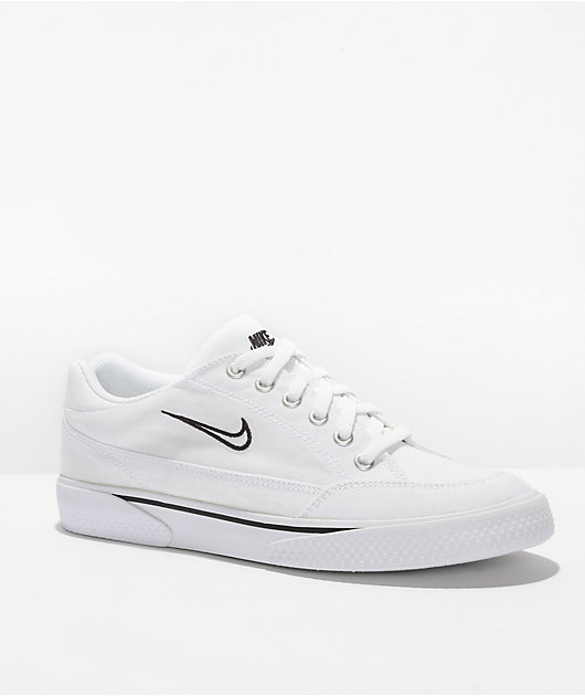 Nike hot sale white retro