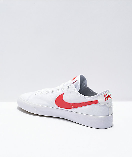 gewoontjes Wennen aan gewicht Nike SB BLZR Court White & Red Skate Shoes