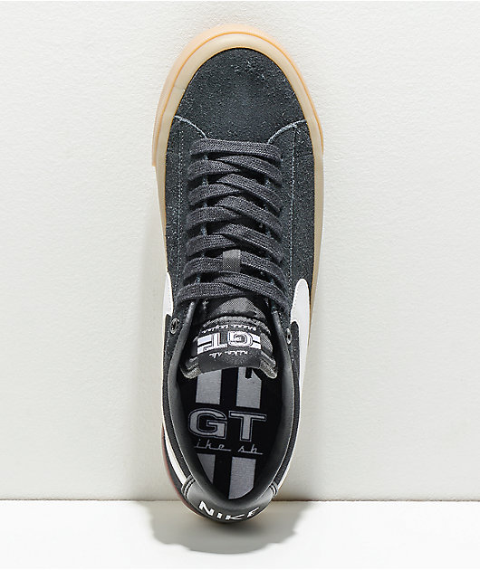 Blazer low trainers in shop black suede with gum sole