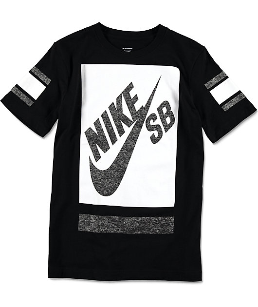 boys black nike shirt