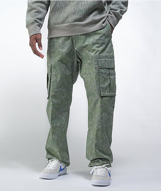 Nike camo cargo pants hotsell